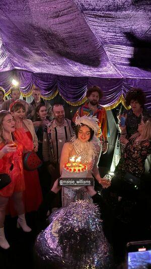 Maisie Williams photo 1132