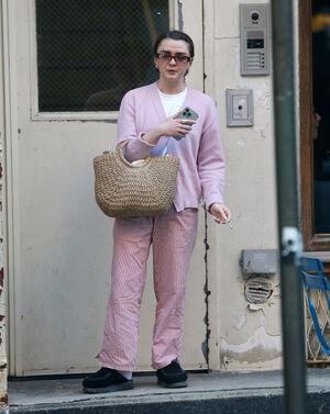 Maisie Williams photo 1148