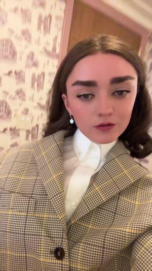 Maisie Williams photo 1155