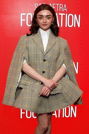 Maisie Williams photo 1160