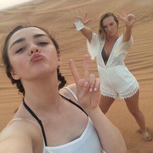 Maisie Williams photo 1169