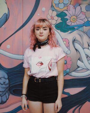 Maisie Williams photo 1200