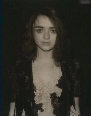 Maisie Williams photo 1206