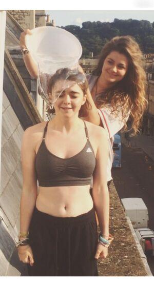 Maisie Williams photo 1218