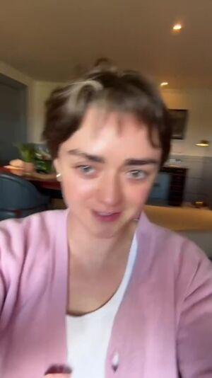 Maisie Williams photo 1226
