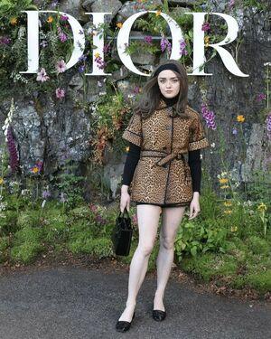 Maisie Williams photo 1243