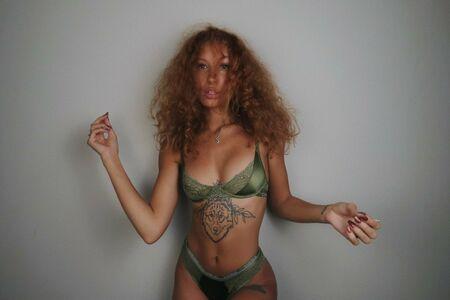 Malia Hope photo 1