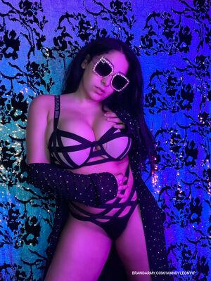 Mandy Leon photo 38