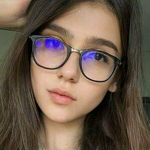 Profile photo of mary_next_door