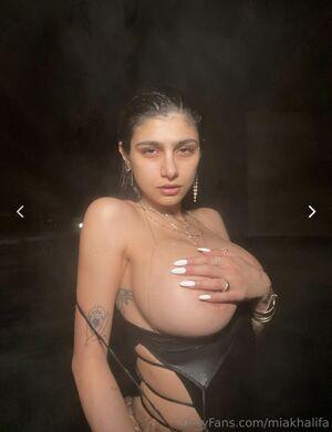 Mia Khalifa photo 48