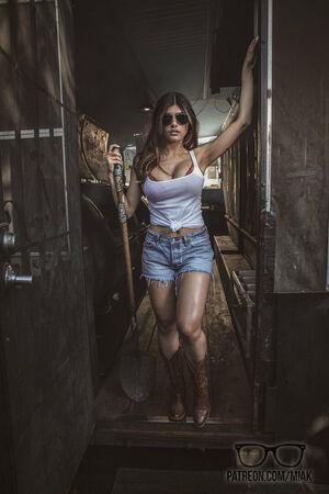 Mia Khalifa photo 384