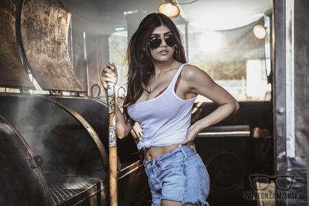 Mia Khalifa photo 386