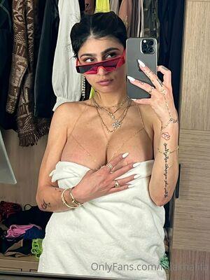 Mia Khalifa photo 401