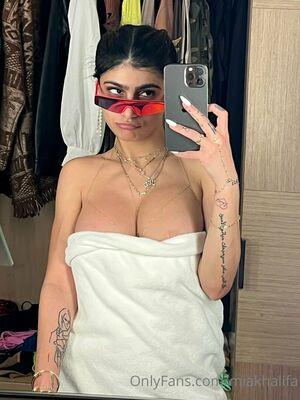 Mia Khalifa photo 405