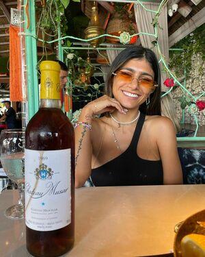 Mia Khalifa photo 489