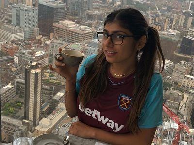 Mia Khalifa photo 1884