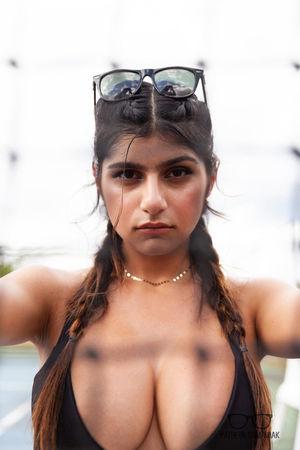 Mia Khalifa photo 1907
