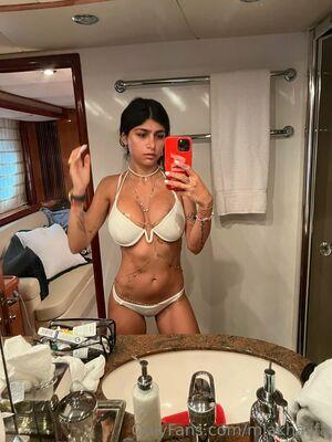 Mia Khalifa photo 2240