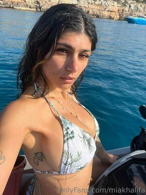Mia Khalifa photo 2242