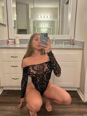 miahswrld photo 106