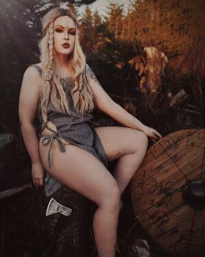 Michelle Nicoletiley photo 2