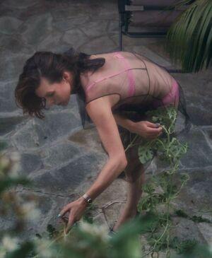 Milla Jovovich photo 21
