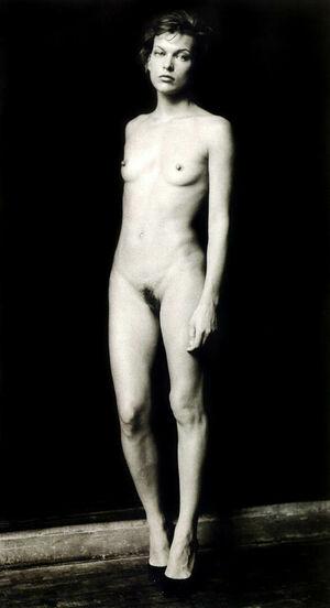 Milla Jovovich photo 29