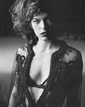 Milla Jovovich photo 33