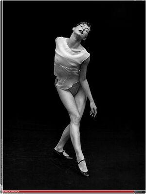 Milla Jovovich photo 37