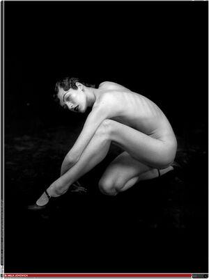 Milla Jovovich photo 40