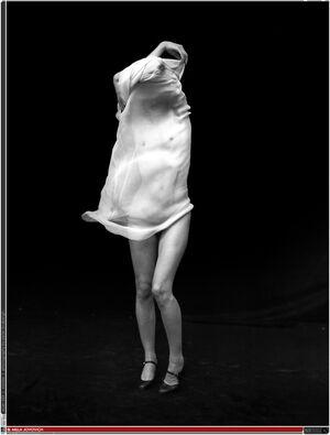 Milla Jovovich photo 44