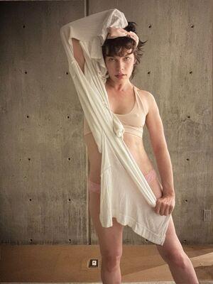 Milla Jovovich photo 56