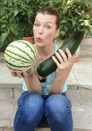 Milla Jovovich photo 281