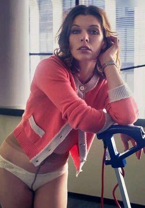 Milla Jovovich photo 291