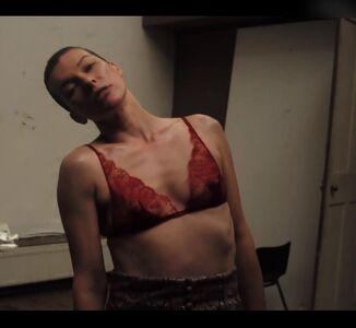 Milla Jovovich photo 322