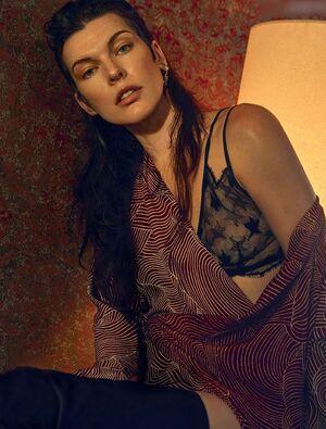 Milla Jovovich photo 339