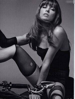 Milla Jovovich photo 412