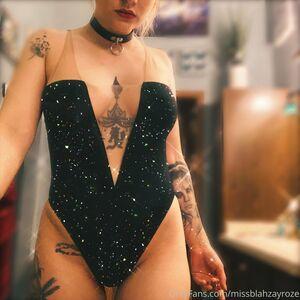 missblahzayroze photo 19
