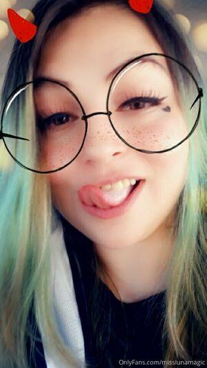 misslunamagic photo 22