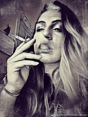 misslunamagic photo 412