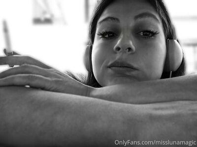misslunamagic photo 427