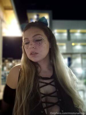 misslunamagic photo 479