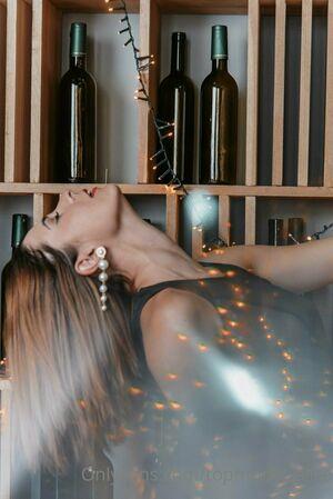 Model Alice photo 11