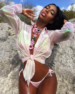 Monifa Jansen photo 37
