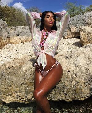Monifa Jansen photo 38