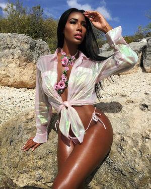 Monifa Jansen photo 39