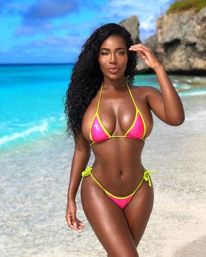 Monifa Jansen photo 141