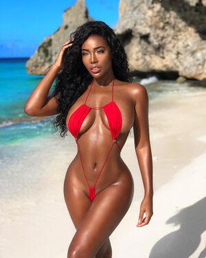 Monifa Jansen photo 163