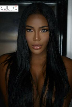 Monifa Jansen photo 188