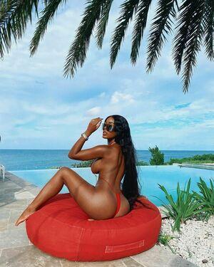 Monifa Jansen photo 215